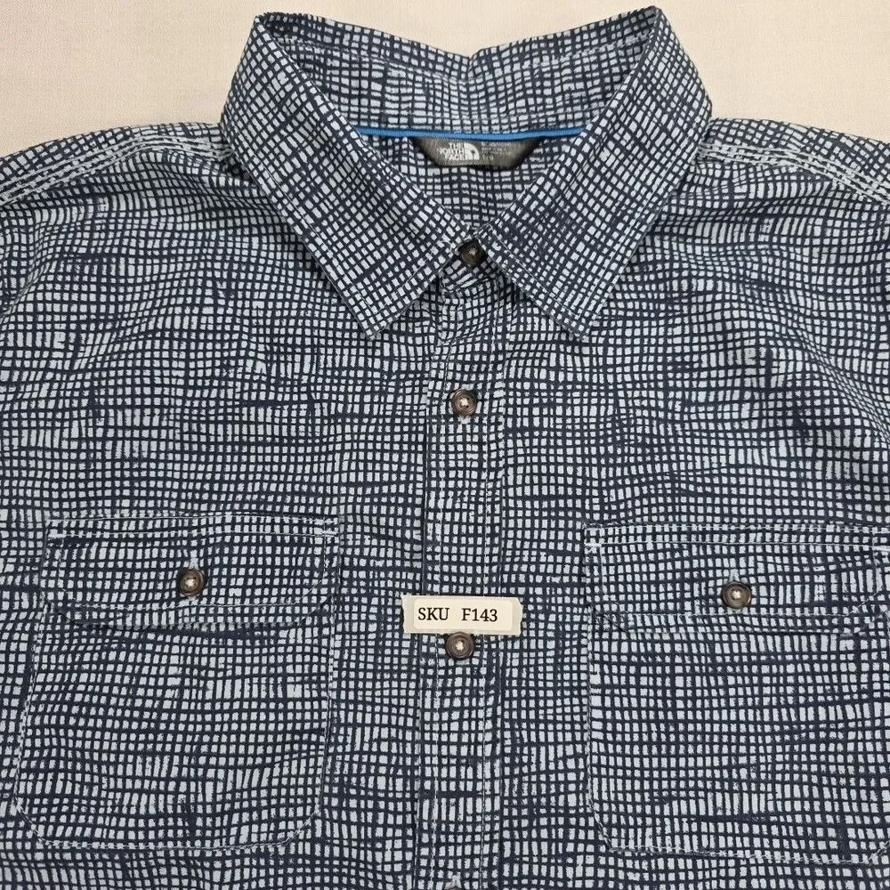 The North Face, Short Sleeve Button up Shirt, Geometric grid pattern, size Large